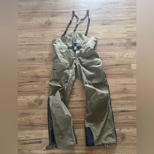 Arc’teryx Alpha Bib Pant
